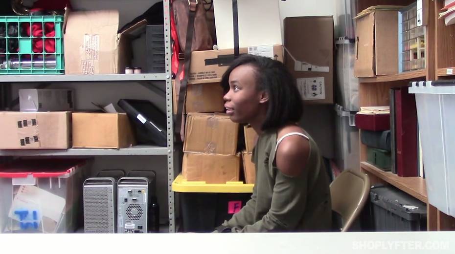 Shoplifting ebony chick Ivory Logan gets her pussy punished by perverted cop - 4. pic