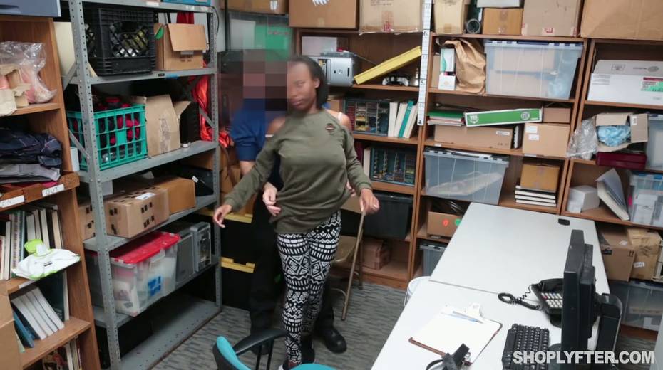 Shoplifting ebony chick Ivory Logan gets her pussy punished by perverted cop - 5. pic