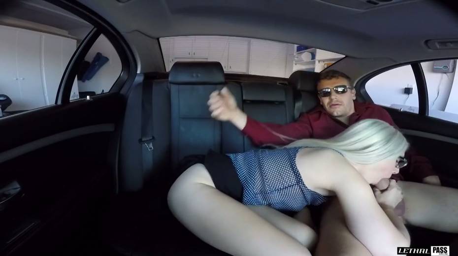 Blonde in glasses Nikki Snow gives her head in the car and enjoys riding a dick - 6. pic