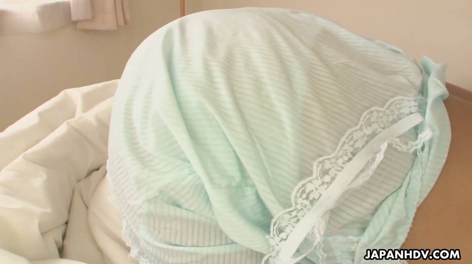 Sweet looking Japanese babe Suzu Minamoto gives the best ever yum-yum blowjob - 26. pic