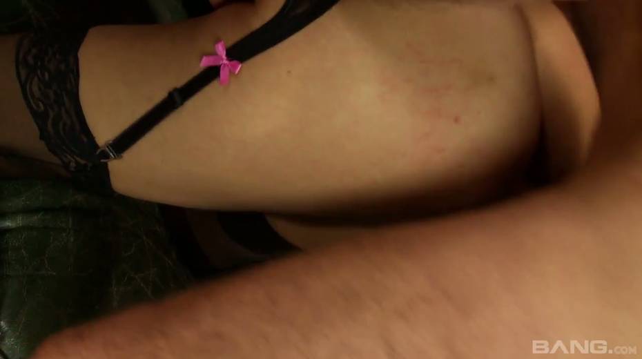 Elite well endowed whore is serving two clients at the highest level - 7. pic