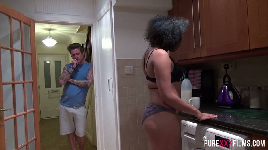 Sex-appeal housewife is fucked by hot blooded tattooed dude Luke Hotrod - 2. pic