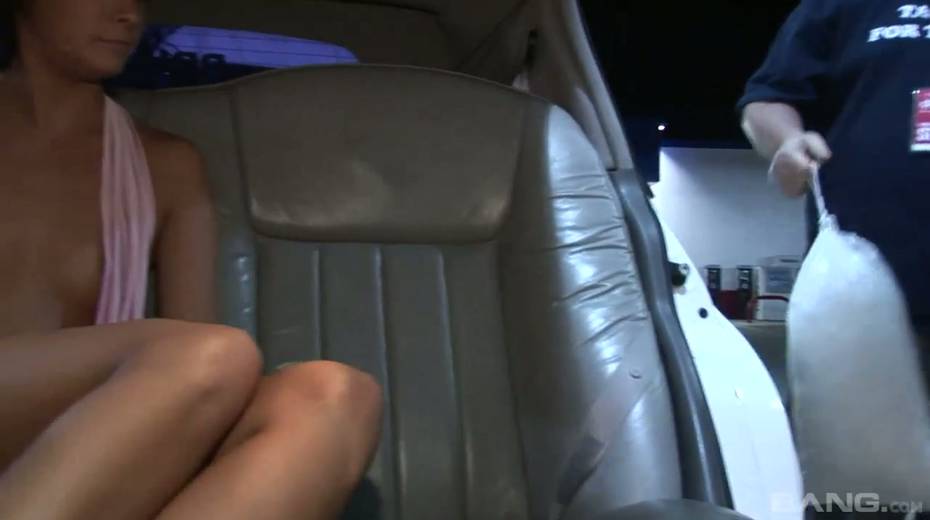 Cheap whore is having fun with two dudes in the back seat - 6. pic