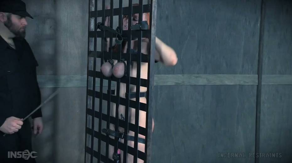 Juggy porn model Lauren Phillips takes part in crazy bdsm scene - 20. pic