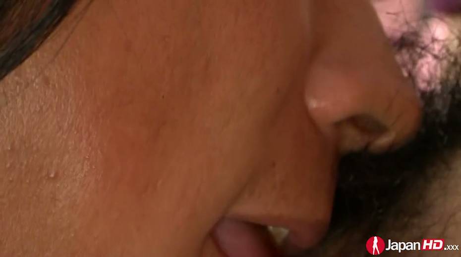 Naughty Japanese chick Arisa Suzuhusa shows her closeup hairy twat - 11. pic
