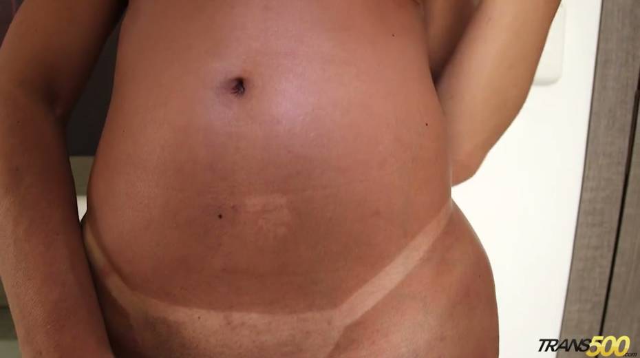 Bodacious tranny with tan lines Erika Lee jerks off her dick - 9. pic