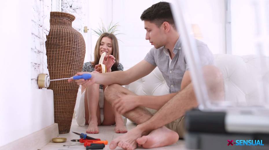 Tempting girlfriend Riley Jorden is sucking a dick before a passionate sex with her boyfriend - 2. pic