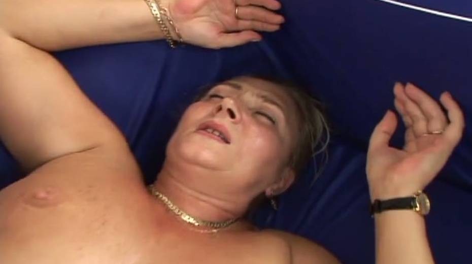 Time worn hooker screwed deep in her clam in sideways position - 15. pic