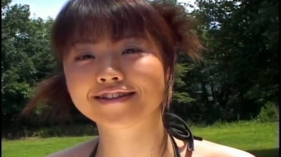 Japanese doll bathing in the outdoor pool wearing sexy tiny bikini - 8. pic