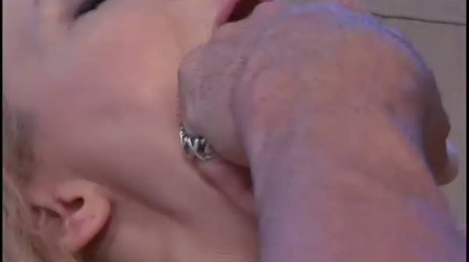 Flat tittied gal nailed bad in her snatch missionary style - 5. pic