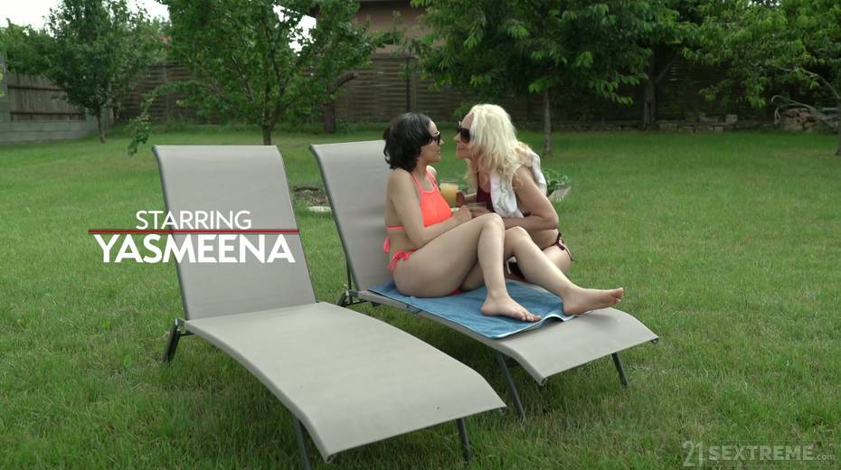 Boyfriend's mom gives a good cunnilingus and finger fuck Yasmeena's pussy - 2. pic