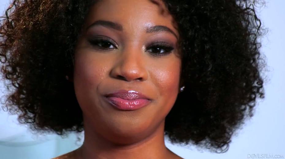 Hot black porn actress Lala Ivey gives interview before shooting - 16. pic