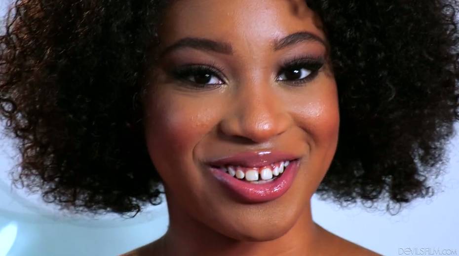 Hot black porn actress Lala Ivey gives interview before shooting - 19. pic