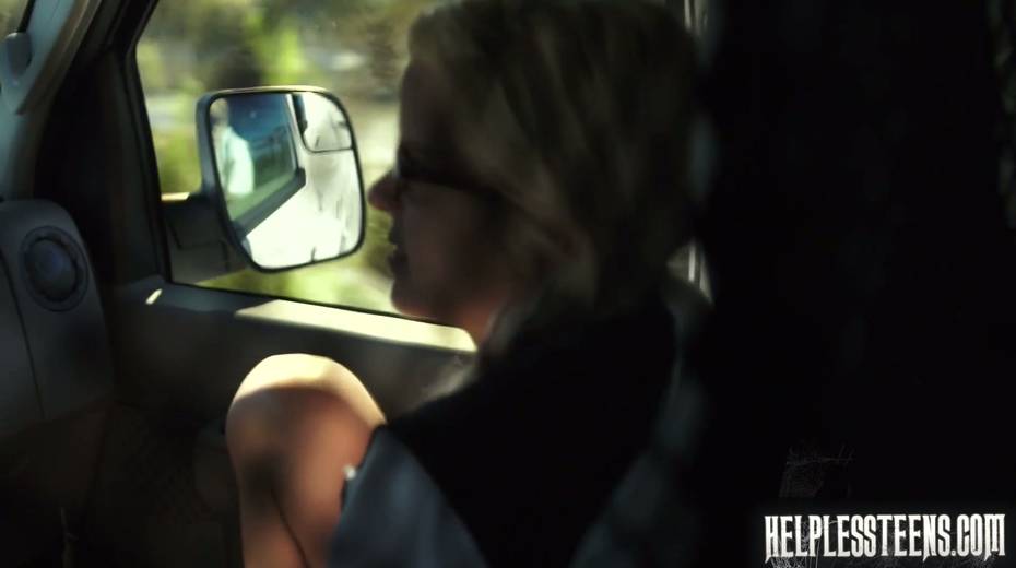 Skinny chick Halle Von gets her pussy fucked in public and gives a blowjob in the car - 3. pic