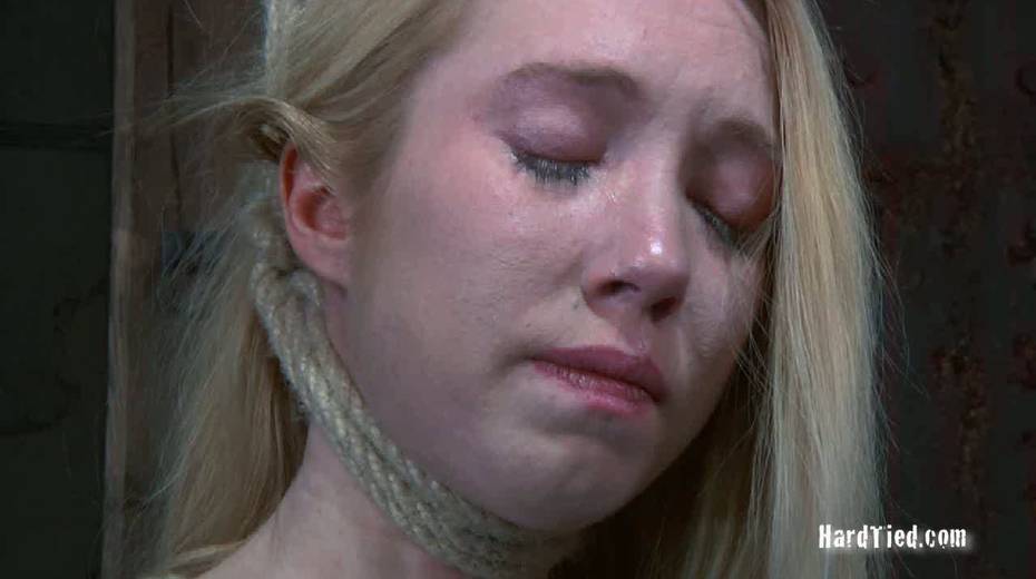 Blonde with tied up tits gets her nipples punished with threads - 8. pic