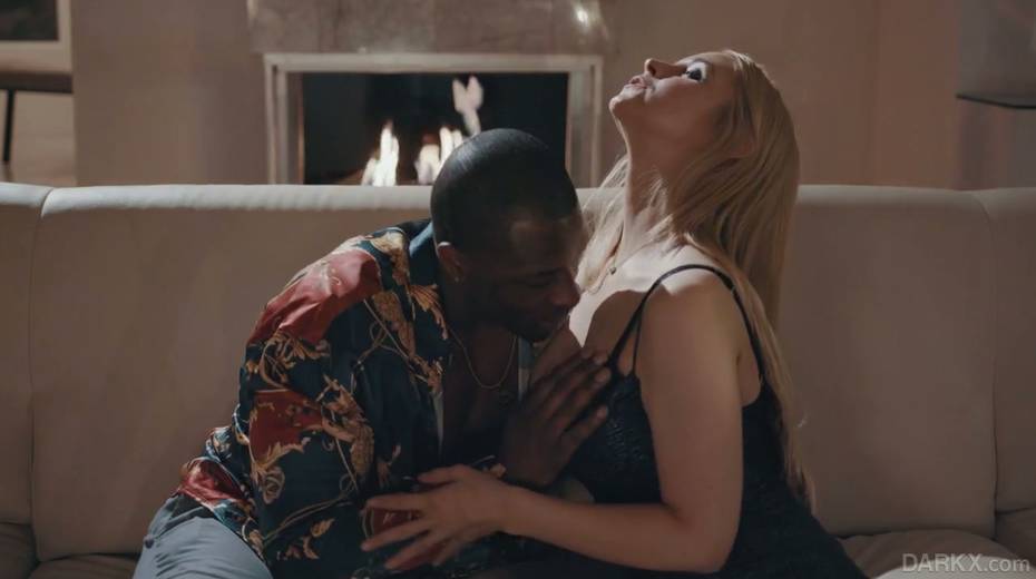 Hypnotizing busty milf Sarah Vandella has an affair with hot blooded BBC - 7. pic