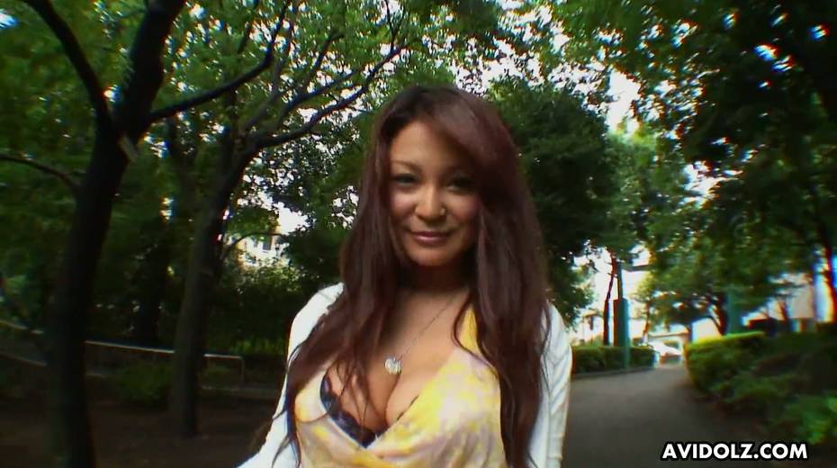 Jaw dropping bosomy Asian chick Airi Ai is playing with her hairy snatch - 6. pic