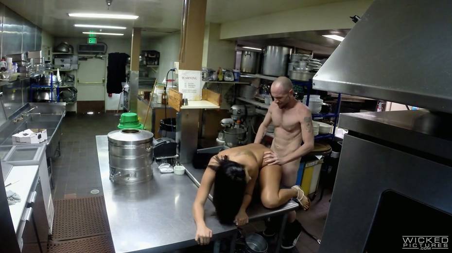 Slut with hell working cunt Gianna Nicole is fucked on the kitchen table - 13. pic