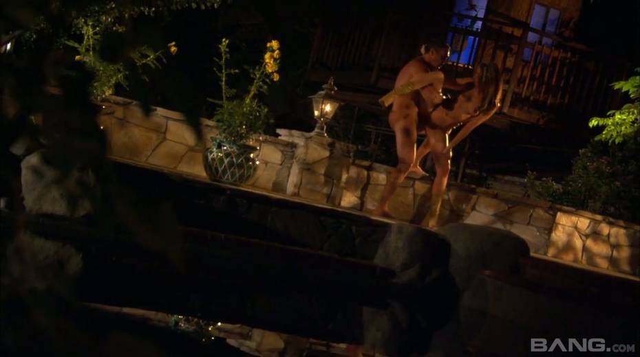 Horny wife Delilah Strong is cheating on her husband with neighbor - 20. pic