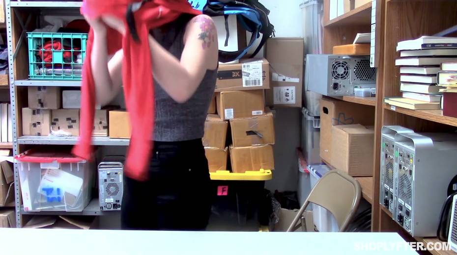 Cute teen Rosalyn Sphinx is fucked hard in the back room - 4. pic