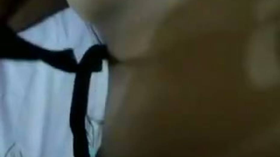 Hairy pussy of Indian skank gets fingered intensively in amateur porn video - 5. pic