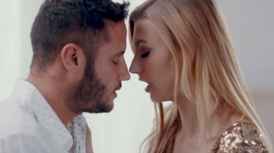 Handsome boyfriend Danny Mountain fucks beautiful blond GF Alexa Grace - 4. pic