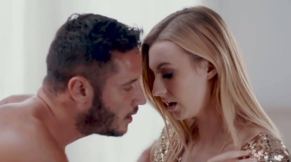 Handsome boyfriend Danny Mountain fucks beautiful blond GF Alexa Grace - 6. pic