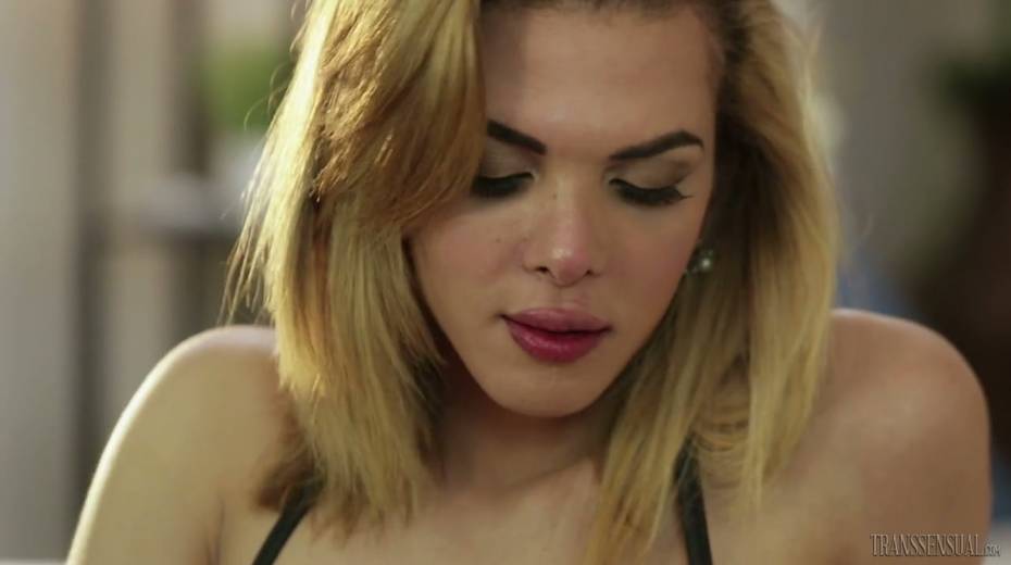 Kinky dude with ball gag is fucked by insatiable ladyboy Jenna Tales - 8. pic