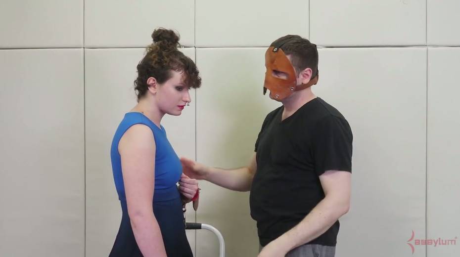 Dude in mask fucks anal hole of one tied up big bottomed brunette - 4. pic