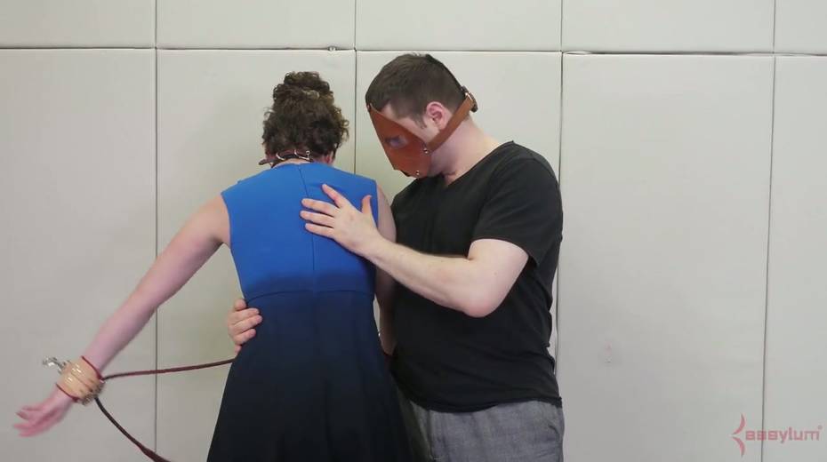 Dude in mask fucks anal hole of one tied up big bottomed brunette - 5. pic
