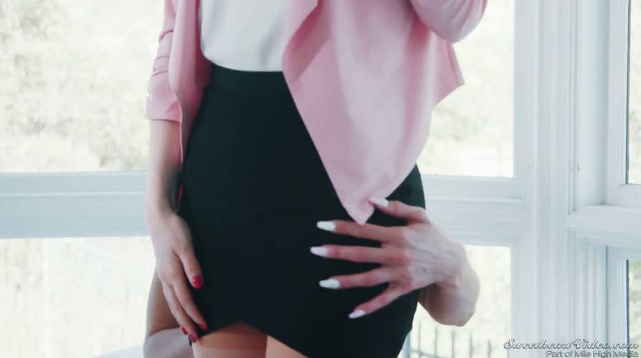 Gorgeous milf Kendra Lust is pleasing sexy GF from head to toes - 7. pic