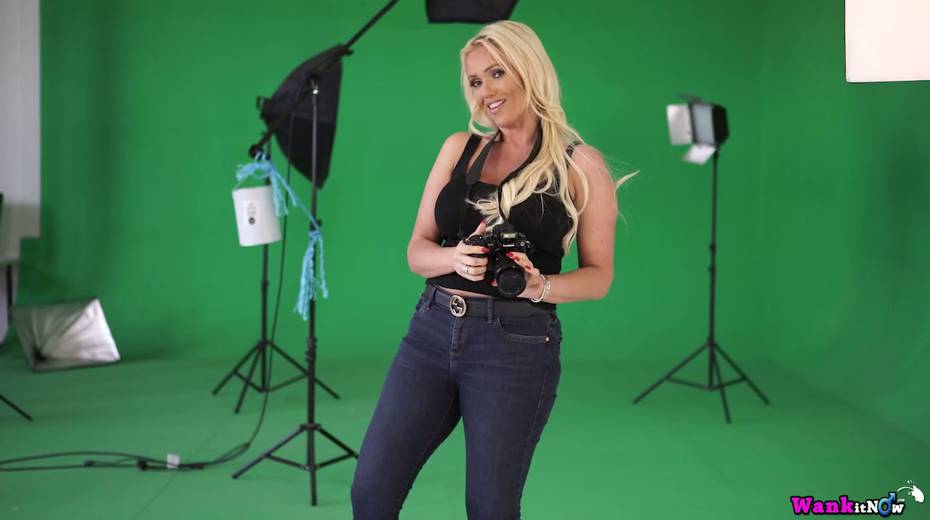 Jaw dropping hottie Lucy Zara performs hot sex video for wanking - 7. pic