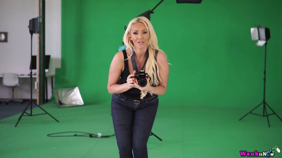 Jaw dropping hottie Lucy Zara performs hot sex video for wanking - 8. pic