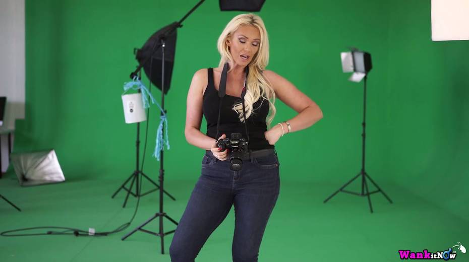 Jaw dropping hottie Lucy Zara performs hot sex video for wanking - 9. pic