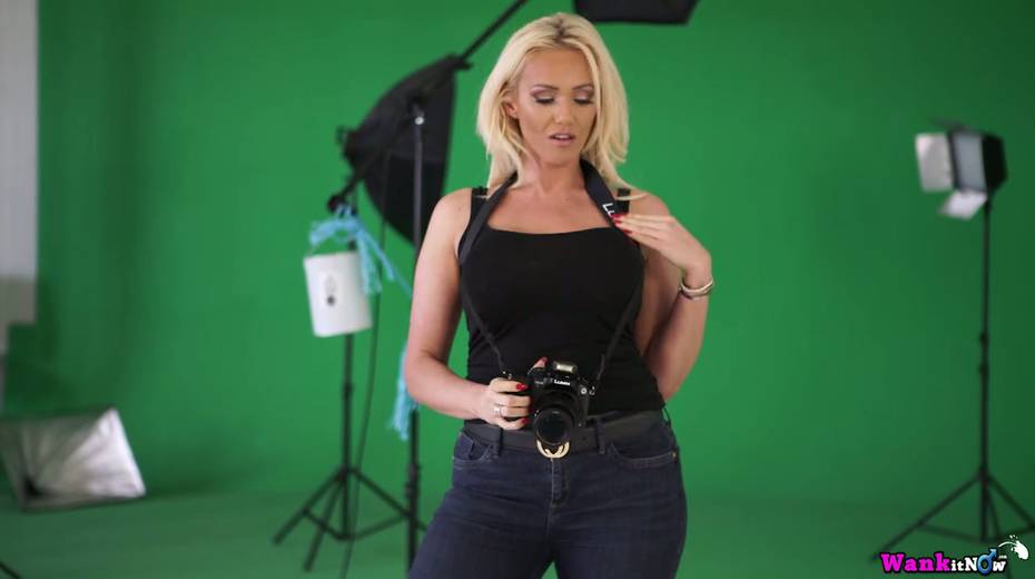 Jaw dropping hottie Lucy Zara performs hot sex video for wanking - 10. pic
