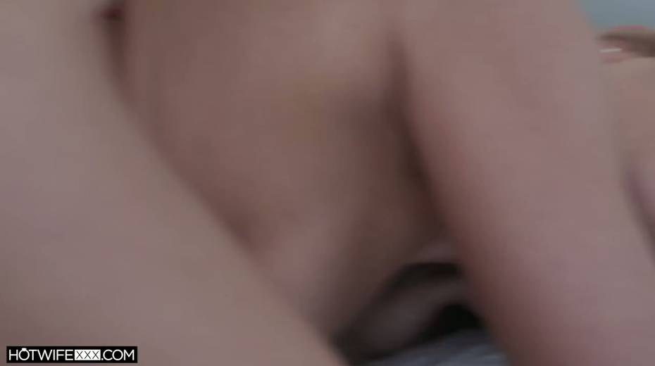 Dude enjoys eating and fucking delicious pussy of sizzling babe Lindsey Cruz - 16. pic