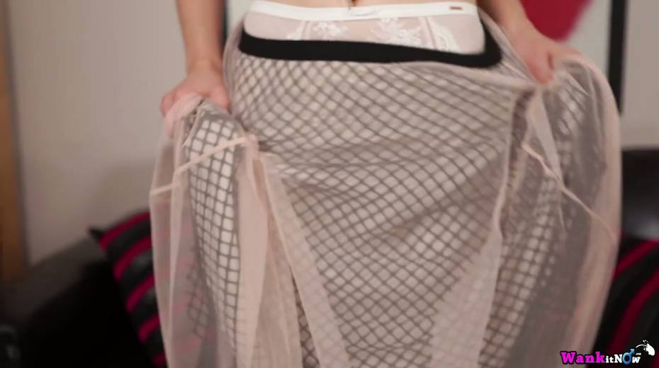 British floozy Stephanie Bonham Carter shows her tiny perky ninnies - 11. pic