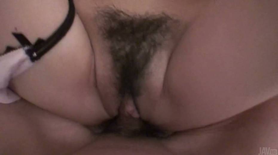 Japanese slut in sun glasses Chizuru gives her head and gets her slit fucked - 12. pic