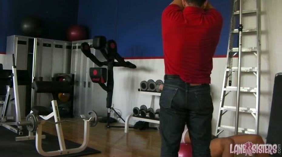 Nasty gym workout with super sporty horny and sexy brunette girlie - 2. pic