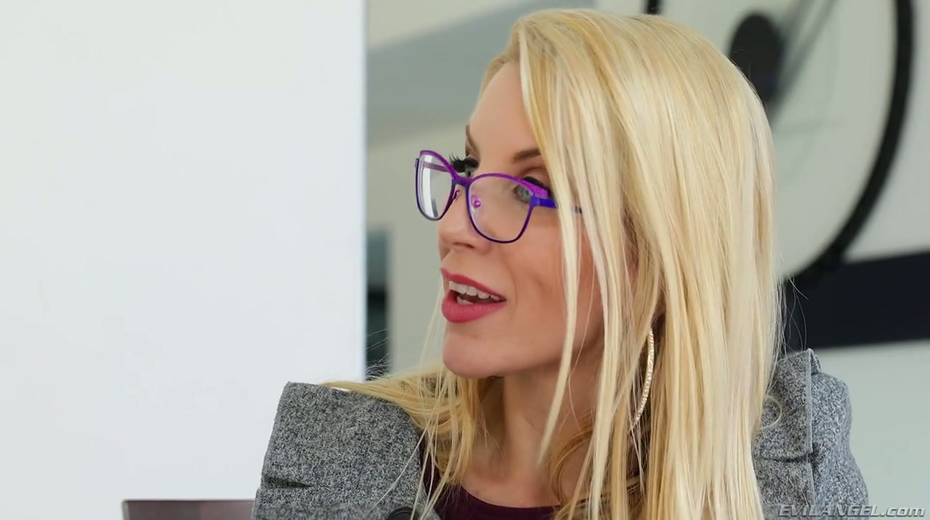 Gorgeous blonde Ashley Fires is fucked by hot blooded stepson - 3. pic