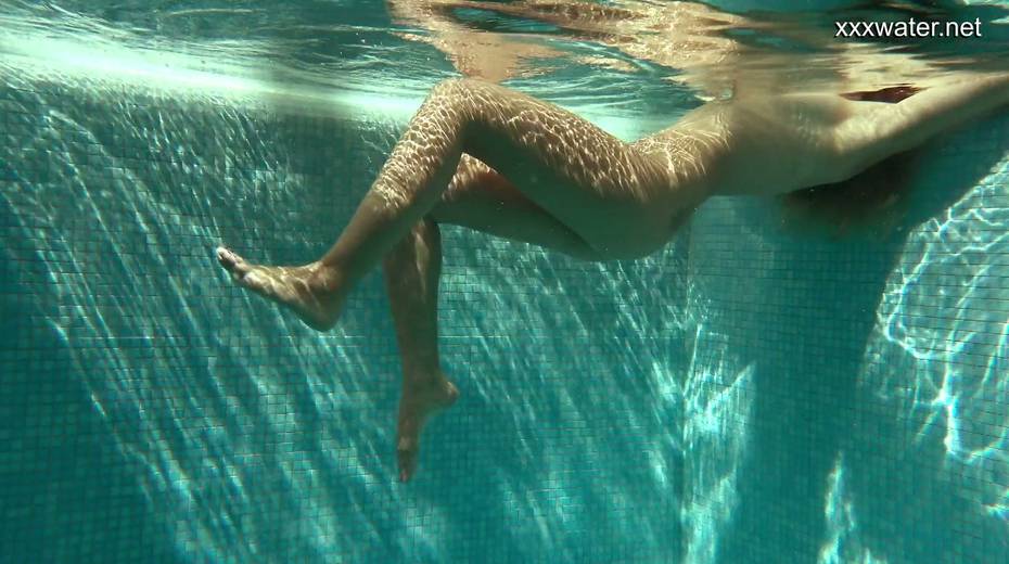 Legendary underwater strip show by sexy swimmer Olla Oglaebina - 18. pic