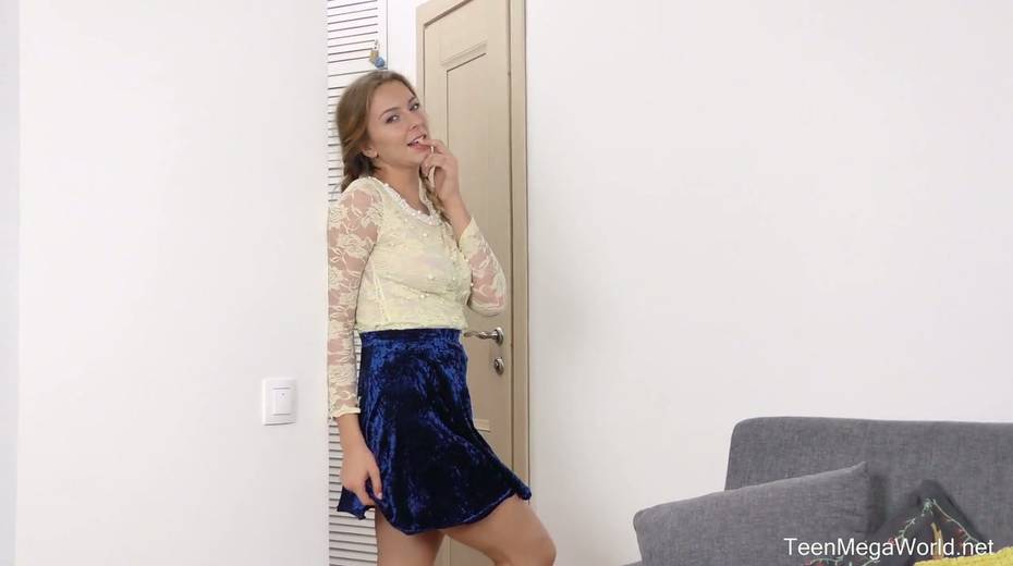 Full natural busty teen Elison is playing with her favorite sex toy - 2. pic