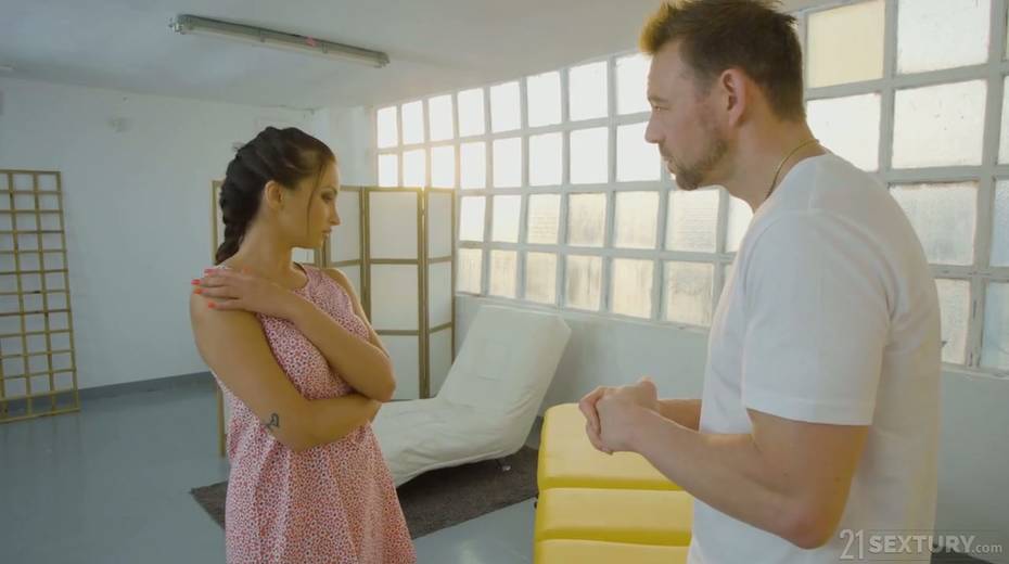 Romanian babe Alyssia Kent is fucked by aroused dude on the massage table - 2. pic