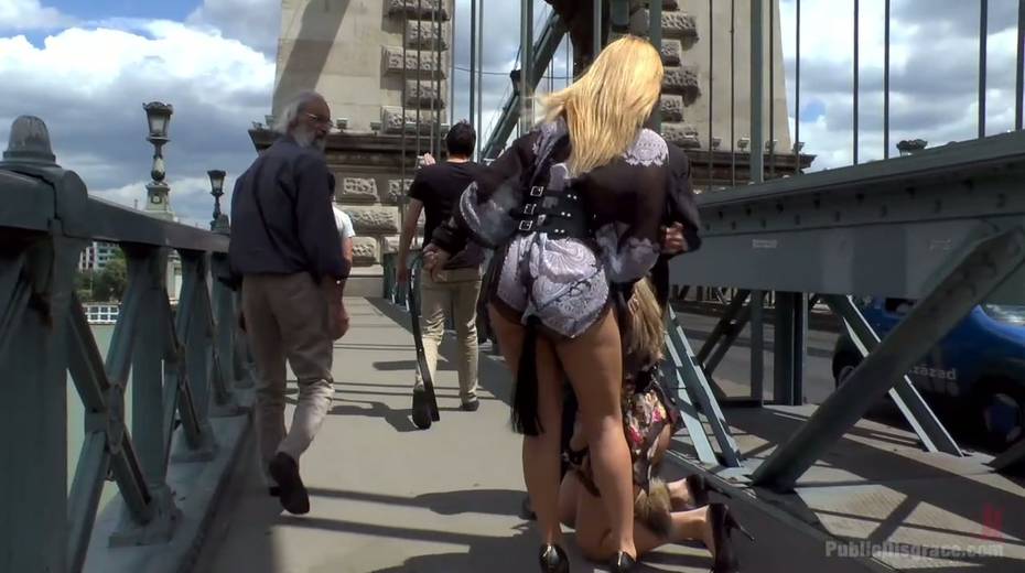 Kinky dude makes two sex-appeal whores piss in public - 2. pic
