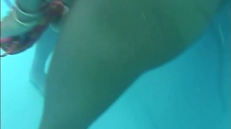 Frisky Japanese girls takes bikinis off right in a pool - 11. pic