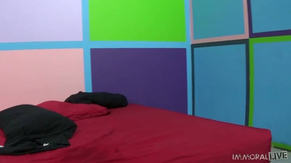 Darcie Belle fucks her clit with vibrator while dude drills her muff - 9. pic