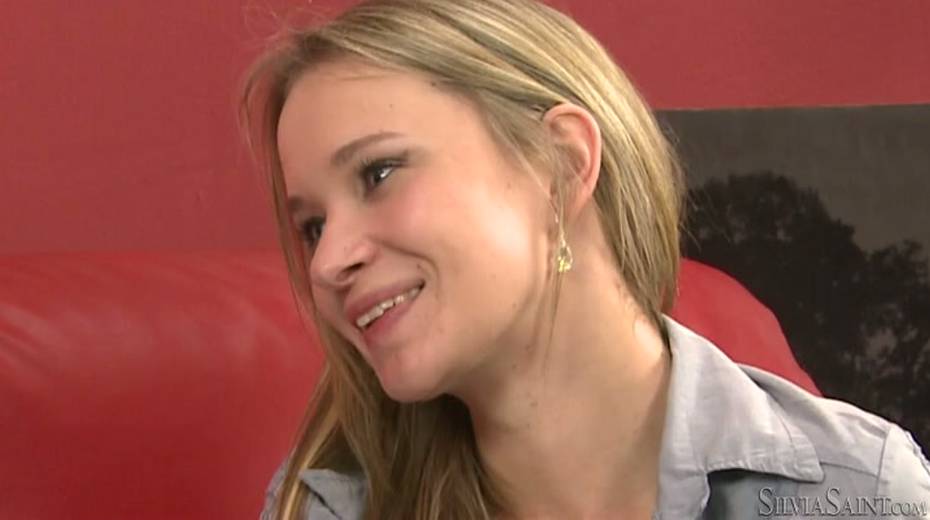 Sizzling hot blonde nympho shows her yummy tits to her boss - 6. pic