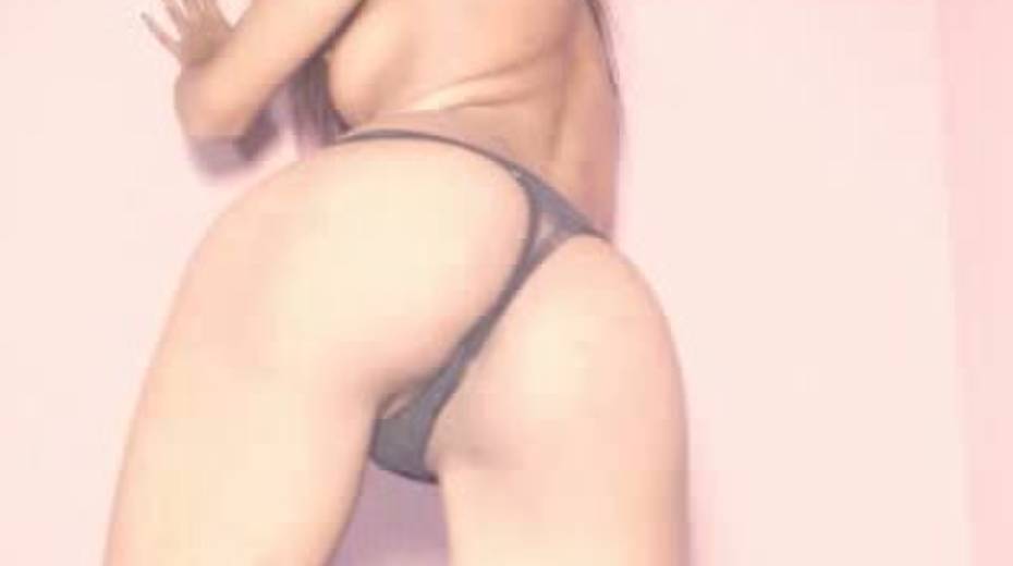 Incredibly beautiful amateur babe posing for cam in solo - 13. pic