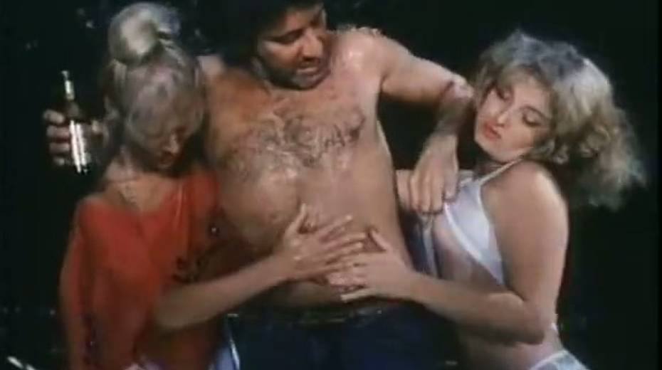Michelle Bauer Anna Ventura Victoria Knoll arrange dirty threesome sex in the forest - 6. pic