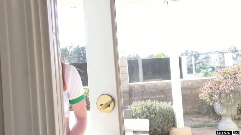 Red haired cookie girl enjoys having sex with barely known dude - 2. pic